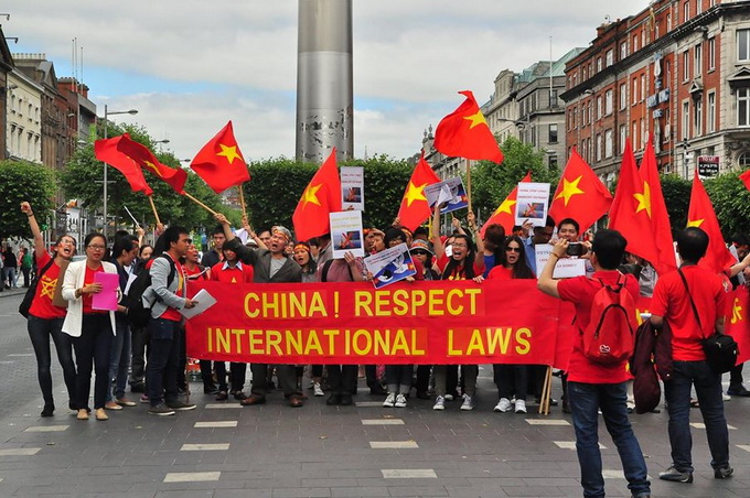 เวียดนามและประชาคมโลกเรียกร้องให้จีนปฏิบัติตามกฎหมายสากล